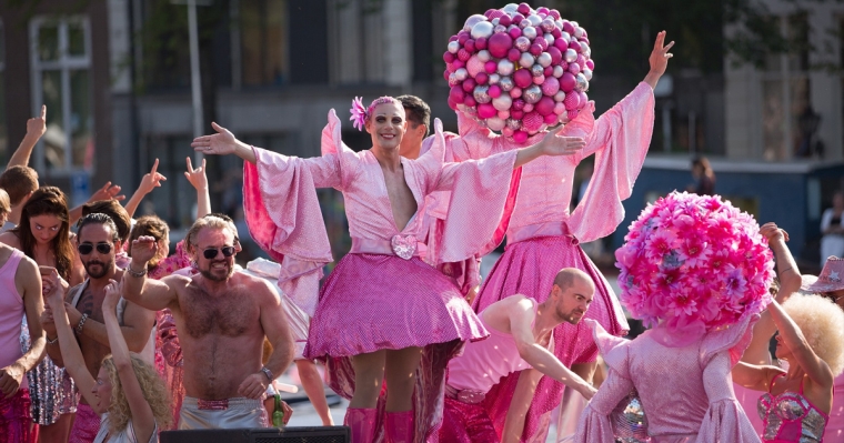 Kako počinje biblija za homoseksualce?