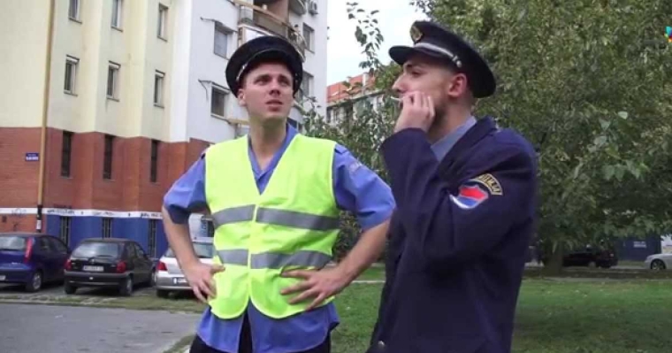 Kako policajac lovi zeca?